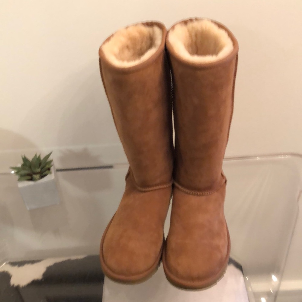 UGG ClassicTall II, Sz 8